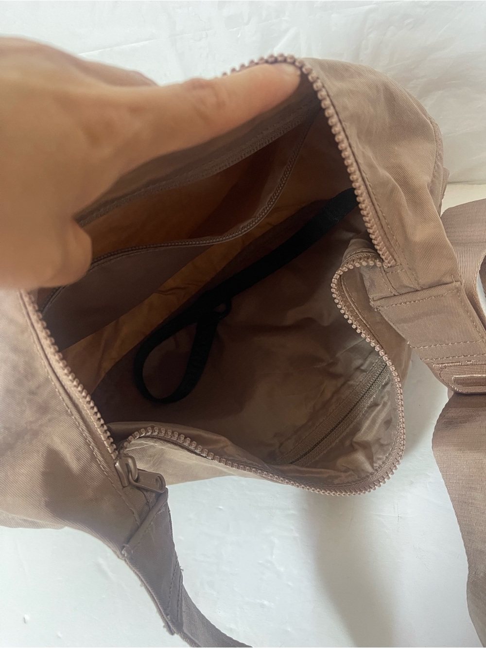 Baggu Medium Nylon Crescent Bag in Toasted Almond - Picture 7 of 10